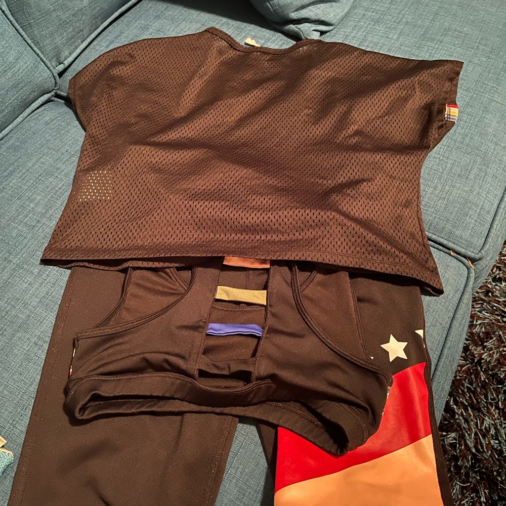 Cute used 3 piece active dance/gym outfit!